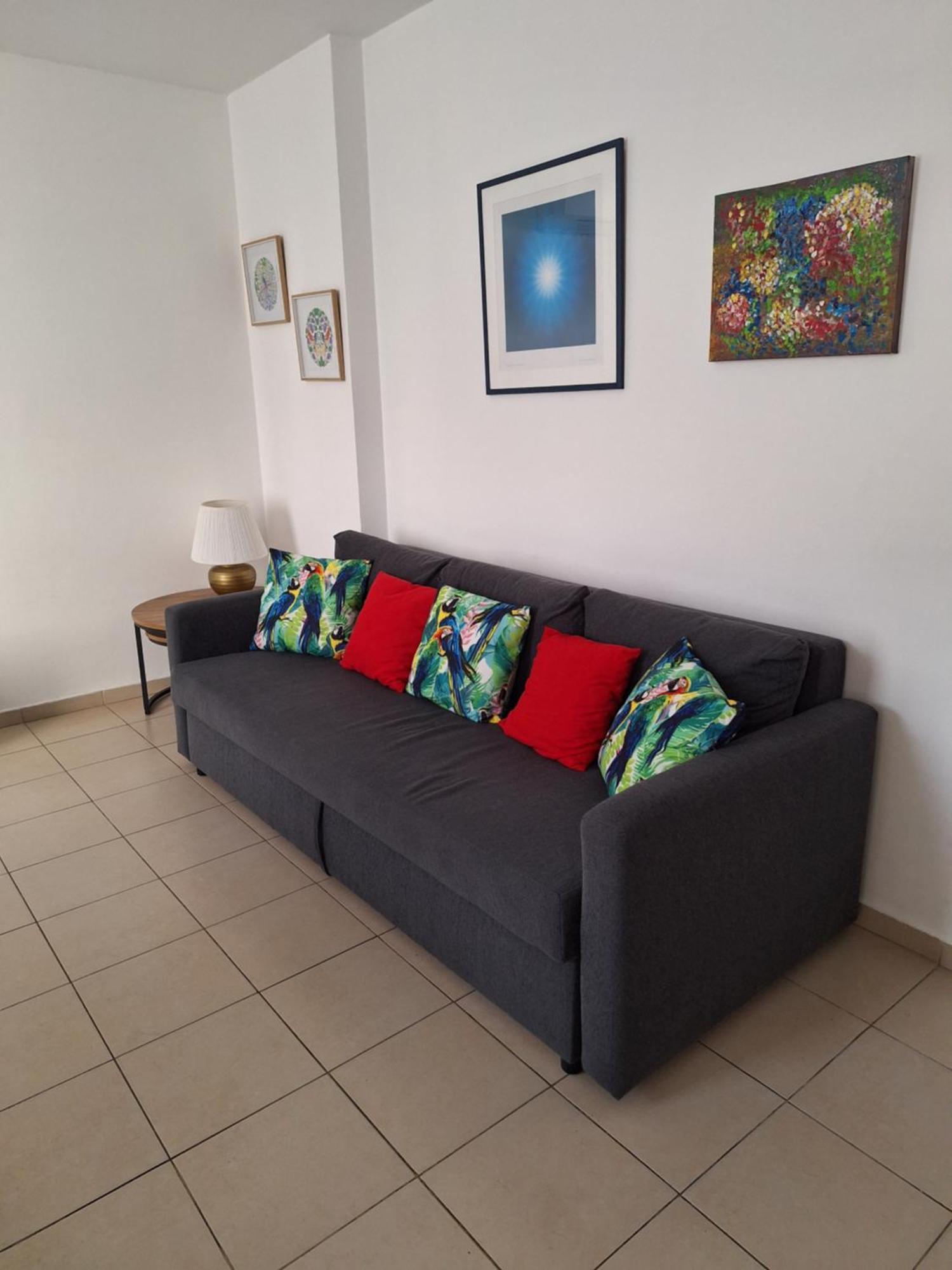 Amazing Apartment For 3 Guests Steps From The Beach Netanya Exterior photo