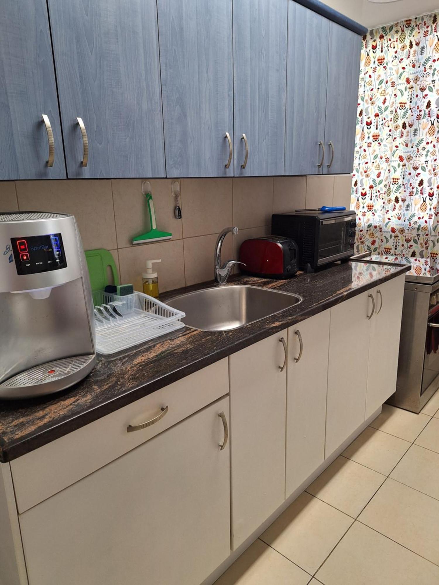 Amazing Apartment For 3 Guests Steps From The Beach Netanya Exterior photo