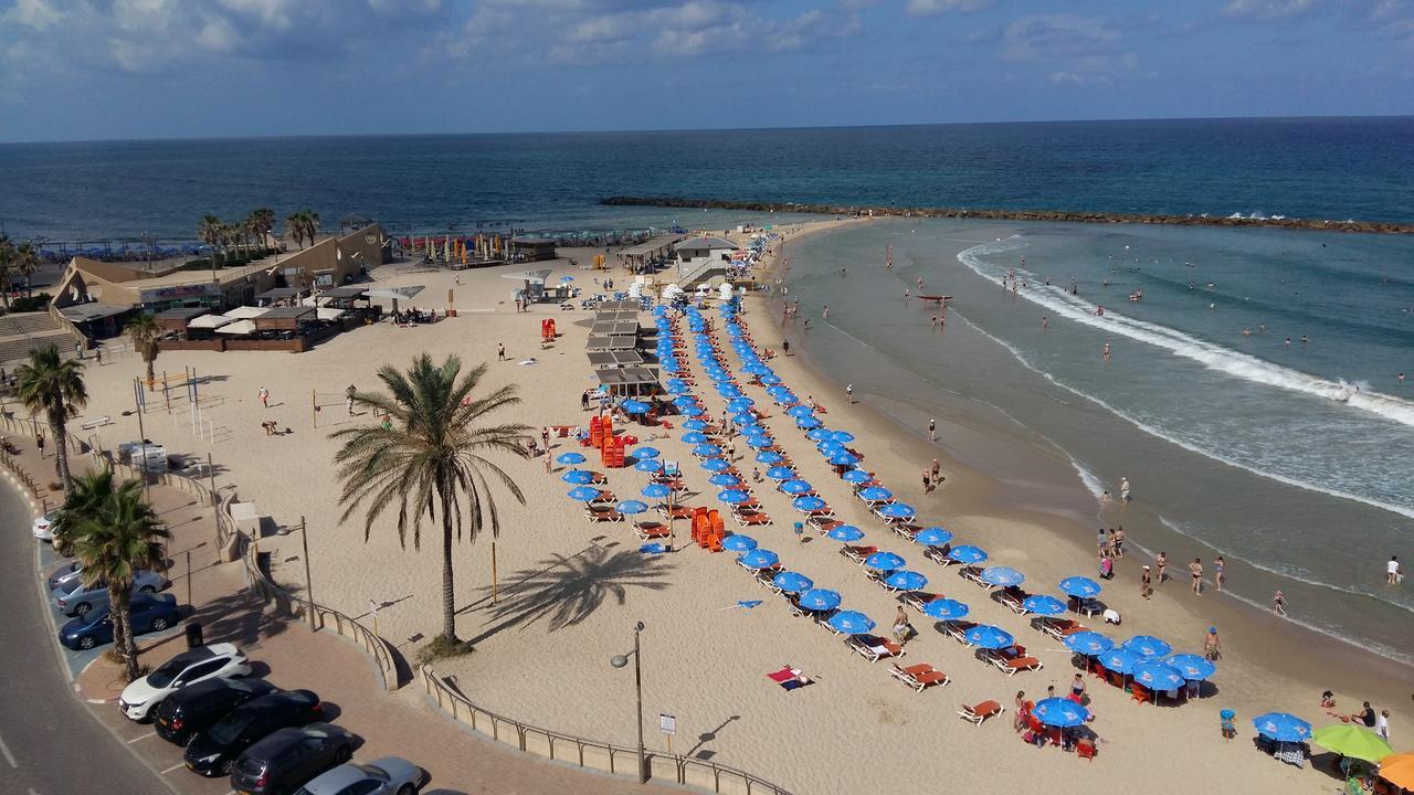 Amazing Apartment For 3 Guests Steps From The Beach Netanya Exterior photo